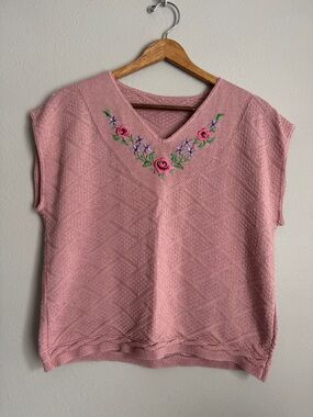 Vtg Pink floral embroidered sweater or vest -Large